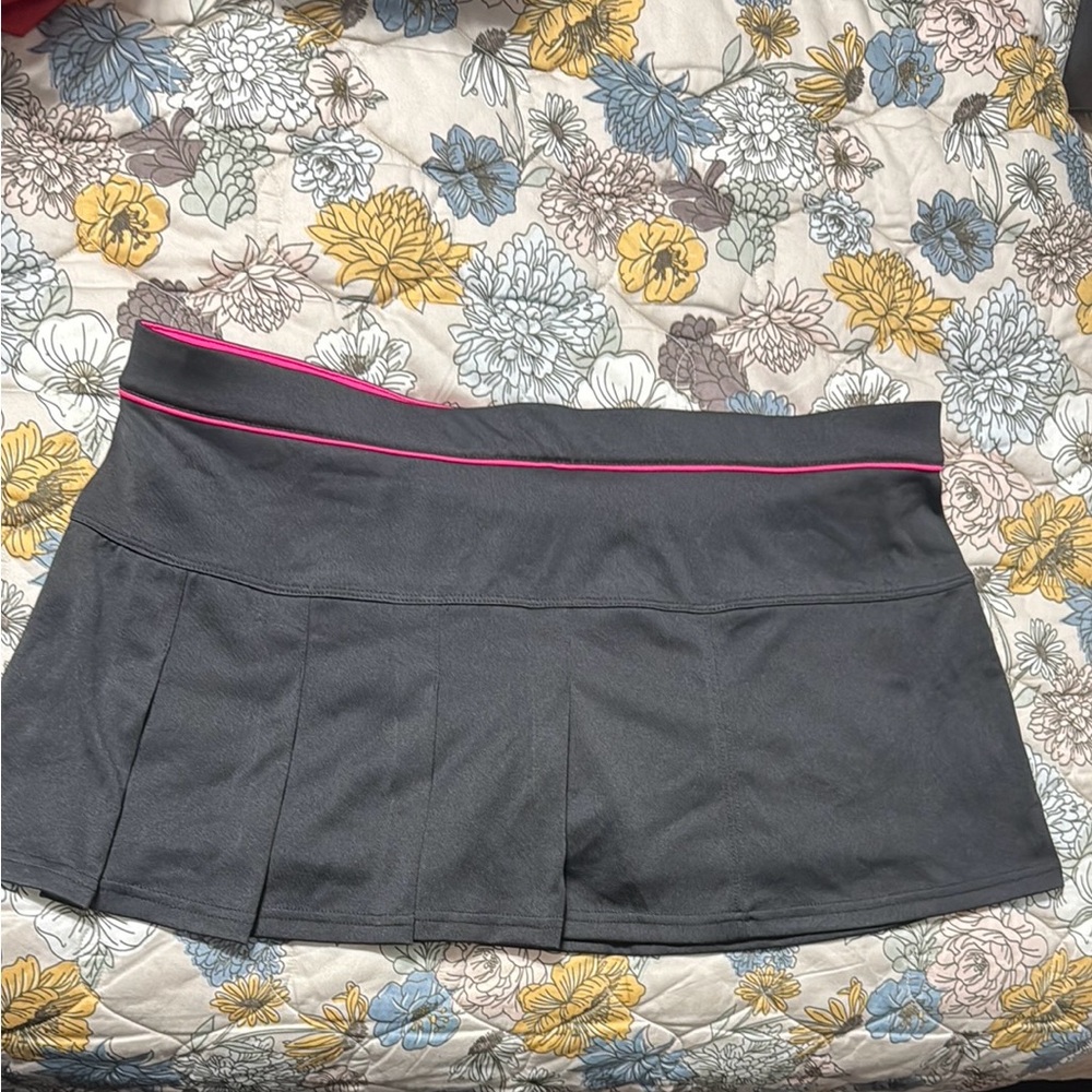 Bolle Women's Black Tennis Skort with Pink Trim